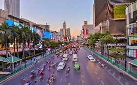 โรงแรมฮอลิเดย์อินน์ กรุงเทพ